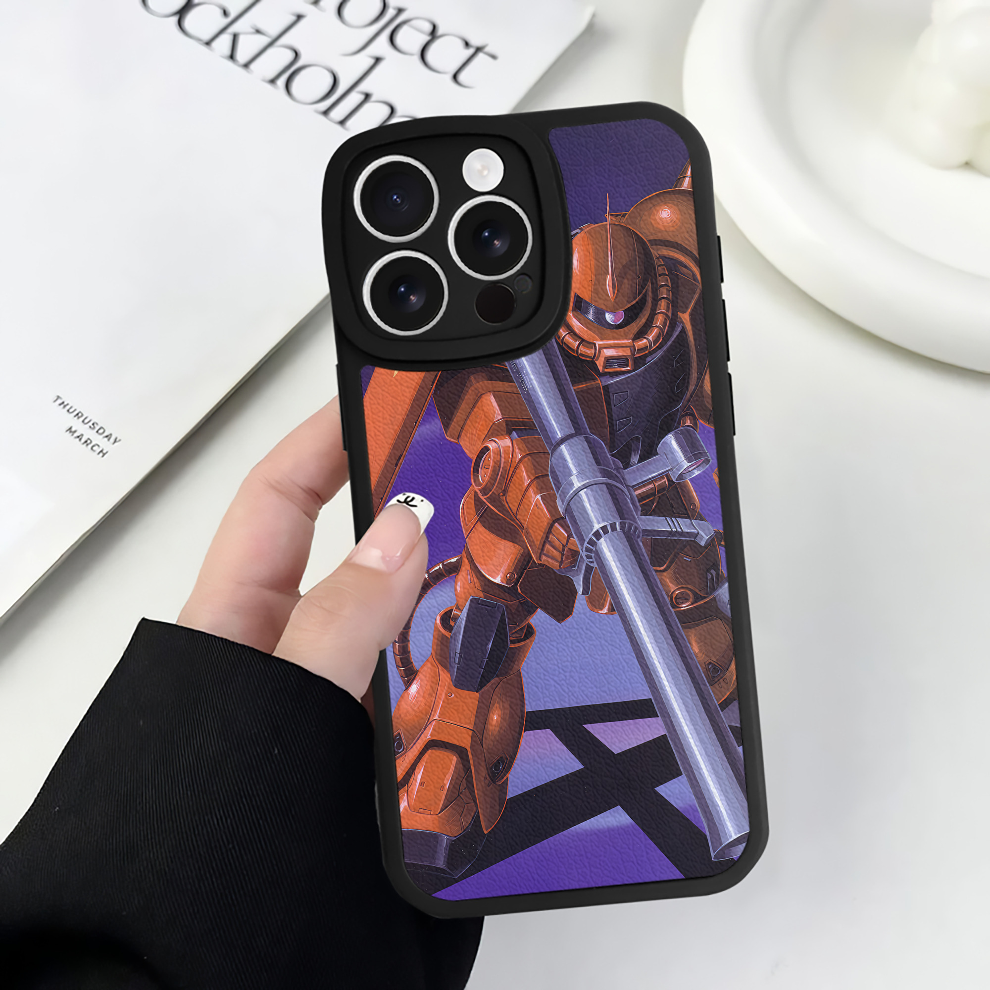（画像用） 機動戦士ガンダム Mobile Suit Gundam 【iPhone 16シリーズ対応】シリコンスマホケース（レザー調） 材質：シリコン